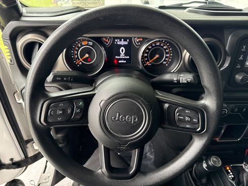 Used 2018 Jeep Wrangler Unlimited Sport image 19