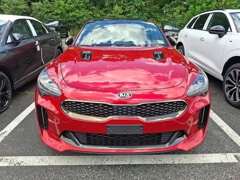 Used 2019 Kia Stinger GT1 AWD/4WD image 2