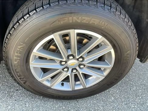 Used 2022 Chevrolet Traverse LT FWD image 31