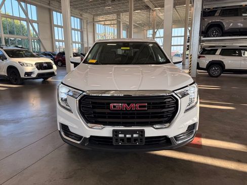 Used 2023 GMC Terrain SLE FWD image 8