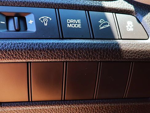 Used 2018 Hyundai Santa Fe Sport FWD image 41