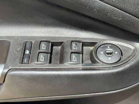 Used 2019 Ford Escape SE FWD image 14