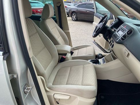 Used 2009 Volkswagen Tiguan SE FWD image 18