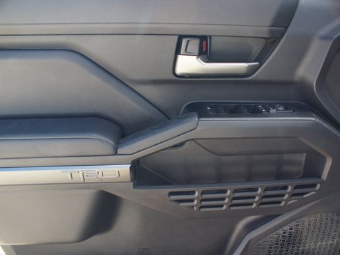 Used 2025 Toyota Tacoma TRD Off-Road AWD/4WD image 29