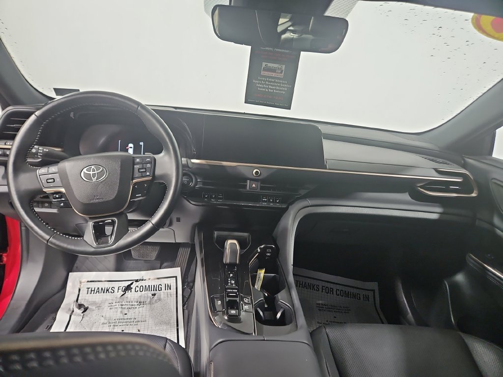 Used 2025 Toyota Crown Signia AWD/4WD image 13