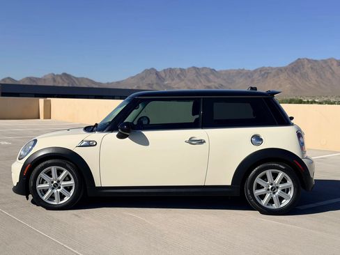 Used 2013 MINI Cooper S FWD image 4