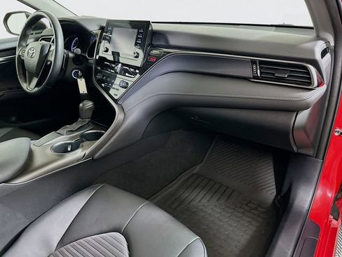 Used 2021 Toyota Camry SE image 26