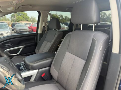 Used 2021 Nissan Titan SV w/ SV Convenience Package AWD/4WD image 14