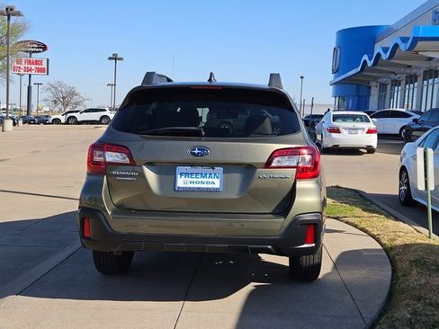 Used 2019 Subaru Outback 2.5i Premium image 5