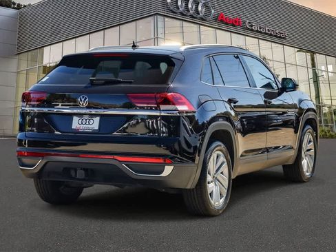 Used 2023 Volkswagen Atlas Cross Sport SE w/ Panoramic Sunroof Package FWD image 4
