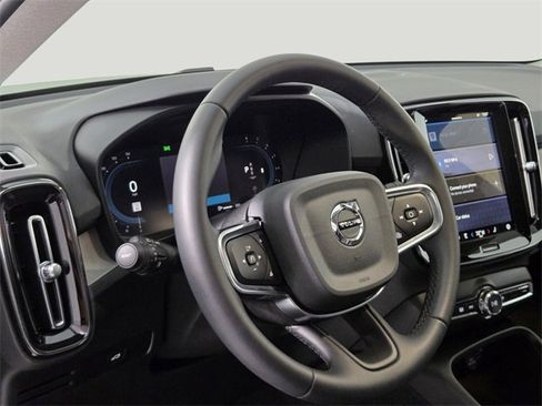 Used 2024 Volvo XC40 B5 Ultimate w/ Protection Package Premier image 11