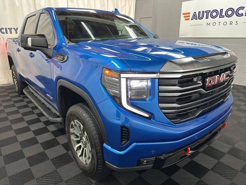 Used 2024 GMC Sierra 1500 AT4 w/ Technology Package image 3