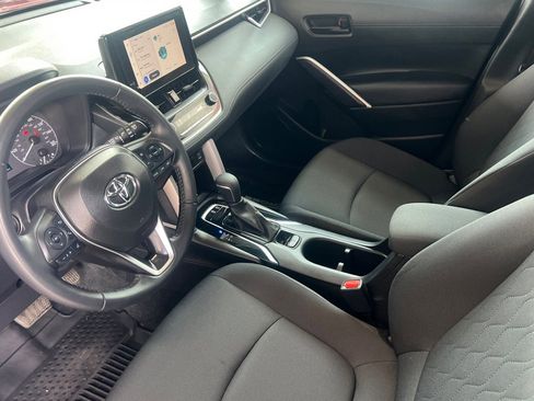 Used 2025 Toyota Corolla Cross LE AWD/4WD image 7