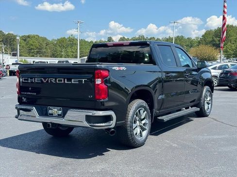 Used 2025 Chevrolet Silverado 1500 LT AWD/4WD image 3