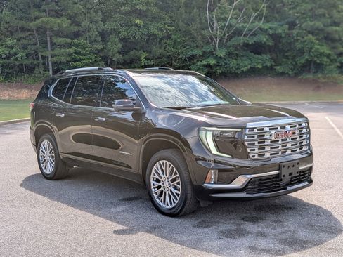Used 2024 GMC Acadia Denali FWD image 11