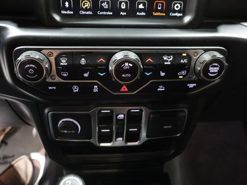 Used 2021 Jeep Gladiator Overland w/ Popular Equipment Package AWD/4WD image 24
