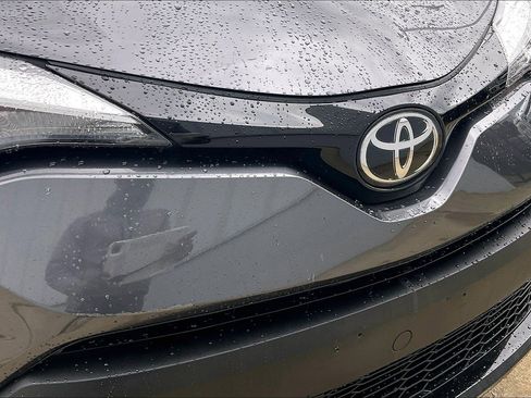 Used 2022 Toyota C-HR Nightshade image 34