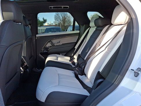 New 2025 Land Rover Range Rover Sport Dynamic SE image 16