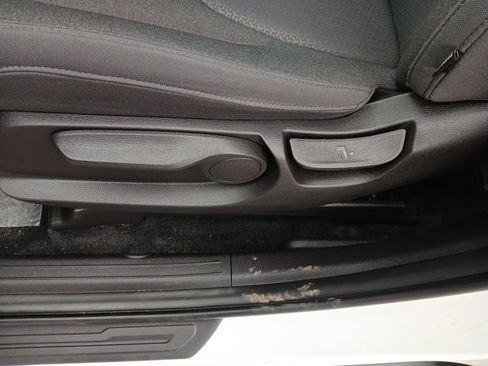 Certified 2024 Kia Carnival LX image 12