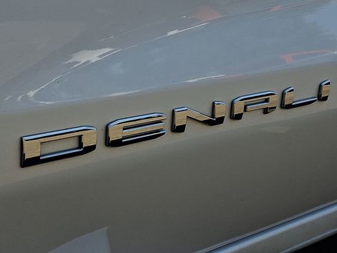 Certified 2019 GMC Sierra 1500 Denali w/ Technology Package image 33