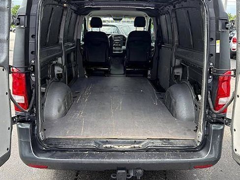 Used 2021 Mercedes-Benz Metris image 8