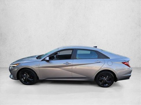 Used 2023 Hyundai Elantra SEL FWD image 9
