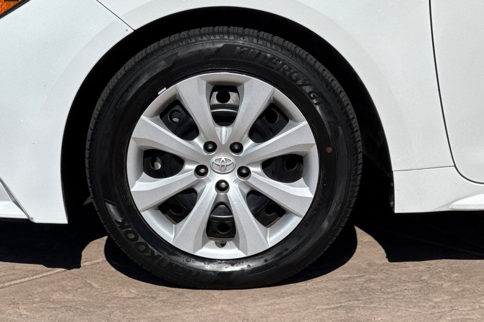 Used 2024 Toyota Corolla LE FWD image 33