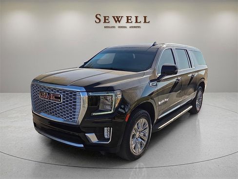 Used 2023 GMC Yukon XL Denali image 1