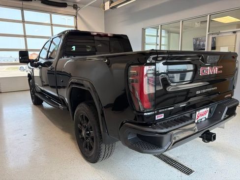 Used 2024 GMC Sierra 2500 AT4 w/ AT4 Premium Plus Package AWD/4WD image 7