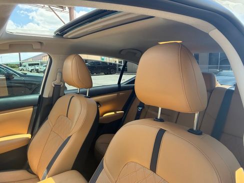 Used 2023 Nissan Sentra SV w/ SV Premium Package FWD image 15