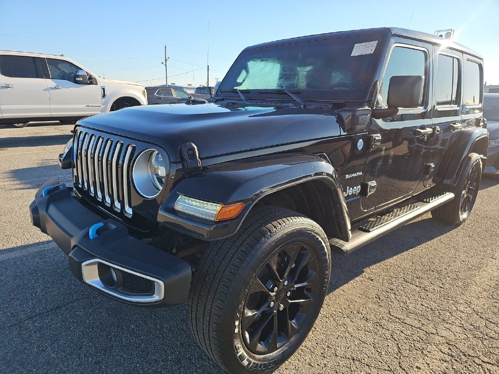 Certified 2023 Jeep Wrangler Unlimited Sahara w/ Cold Weather Group AWD/4WD image 1
