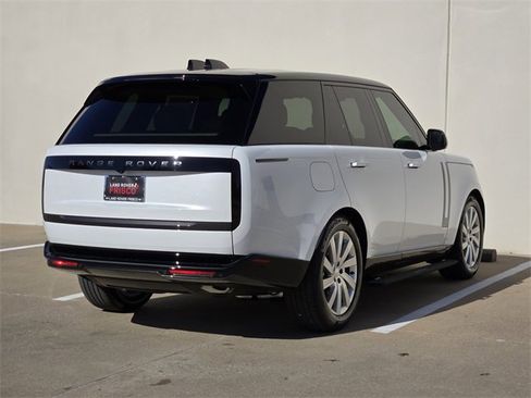 New 2025 Land Rover Range Rover SE image 3