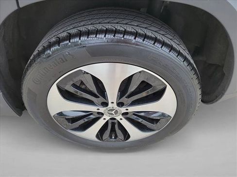 Used 2025 Mercedes-Benz GLA 250 image 12