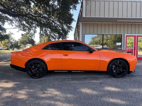 Used 2025 Dodge Charger Daytona R/T w/ Quick Order Package 25M R/T AWD/4WD image 2