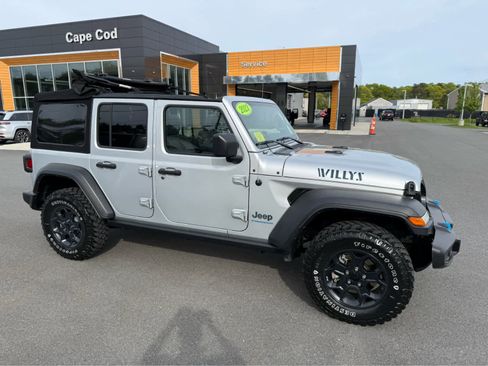 Used 2023 Jeep Wrangler Unlimited w/ Cold Weather Group AWD/4WD image 2