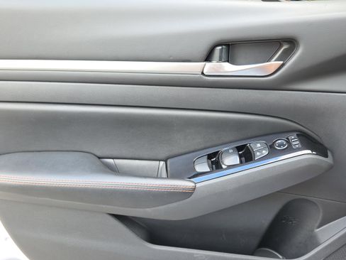 Used 2024 Nissan Altima 2.5 SR image 28