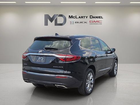 Used 2018 Buick Enclave Avenir w/ Avenir Technology Package FWD image 14