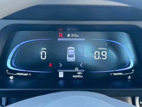 Certified 2024 Hyundai Elantra SE image 22