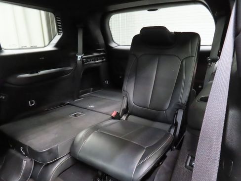 Used 2024 Jeep Grand Cherokee L Overland w/ Luxury Tech Group IV AWD/4WD image 19