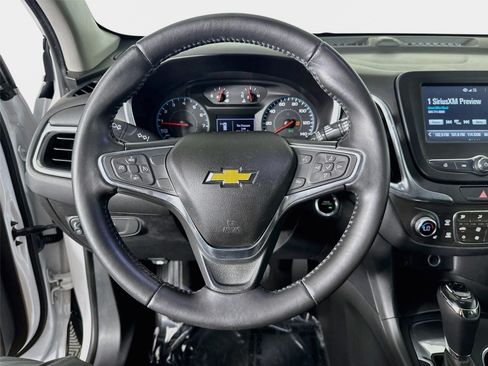 Used 2018 Chevrolet Equinox LT FWD image 12