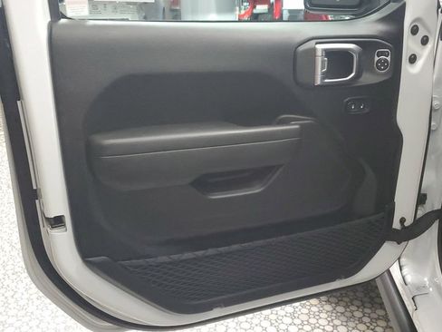 Used 2026 Jeep Wrangler Unlimited Sport AWD/4WD image 19