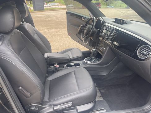 Used 2013 Volkswagen Beetle TDI image 10