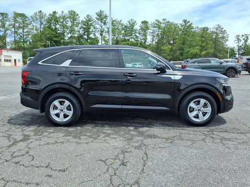 Used 2023 Kia Sorento LX AWD/4WD image 3