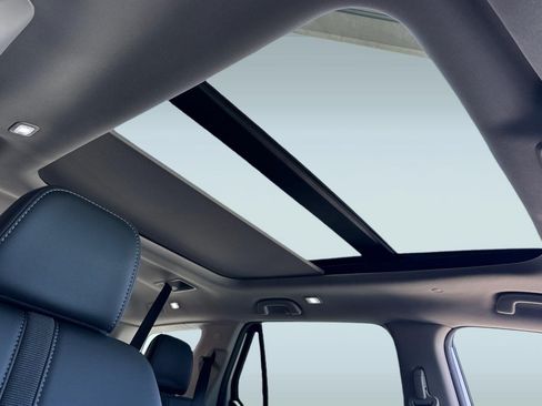 Used 2025 Honda Pilot Touring image 15