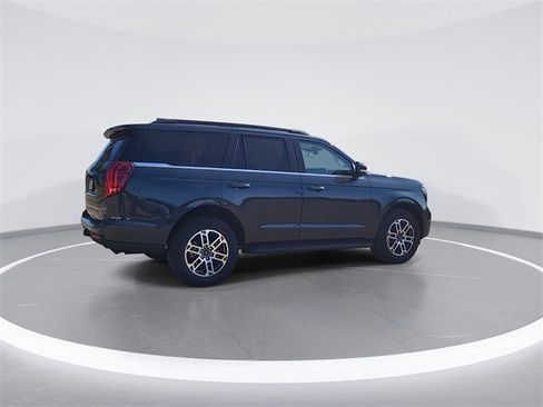 New 2025 Ford Expedition Active image 8