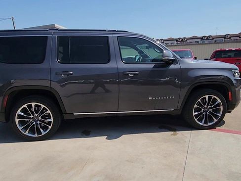 Used 2022 Jeep Wagoneer Series III w/ Premium Group I RWD image 9