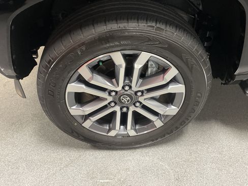 Used 2025 Toyota 4Runner Limited image 13