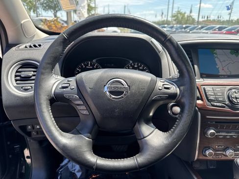 Used 2019 Nissan Pathfinder Platinum AWD/4WD image 24