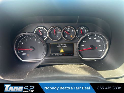 Used 2021 Chevrolet Suburban LT RWD image 2