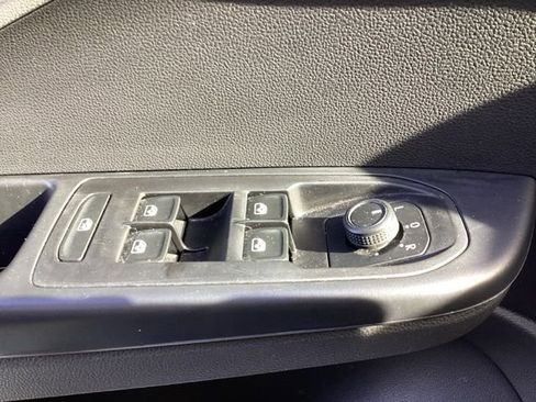 Used 2024 Volkswagen Taos S image 13